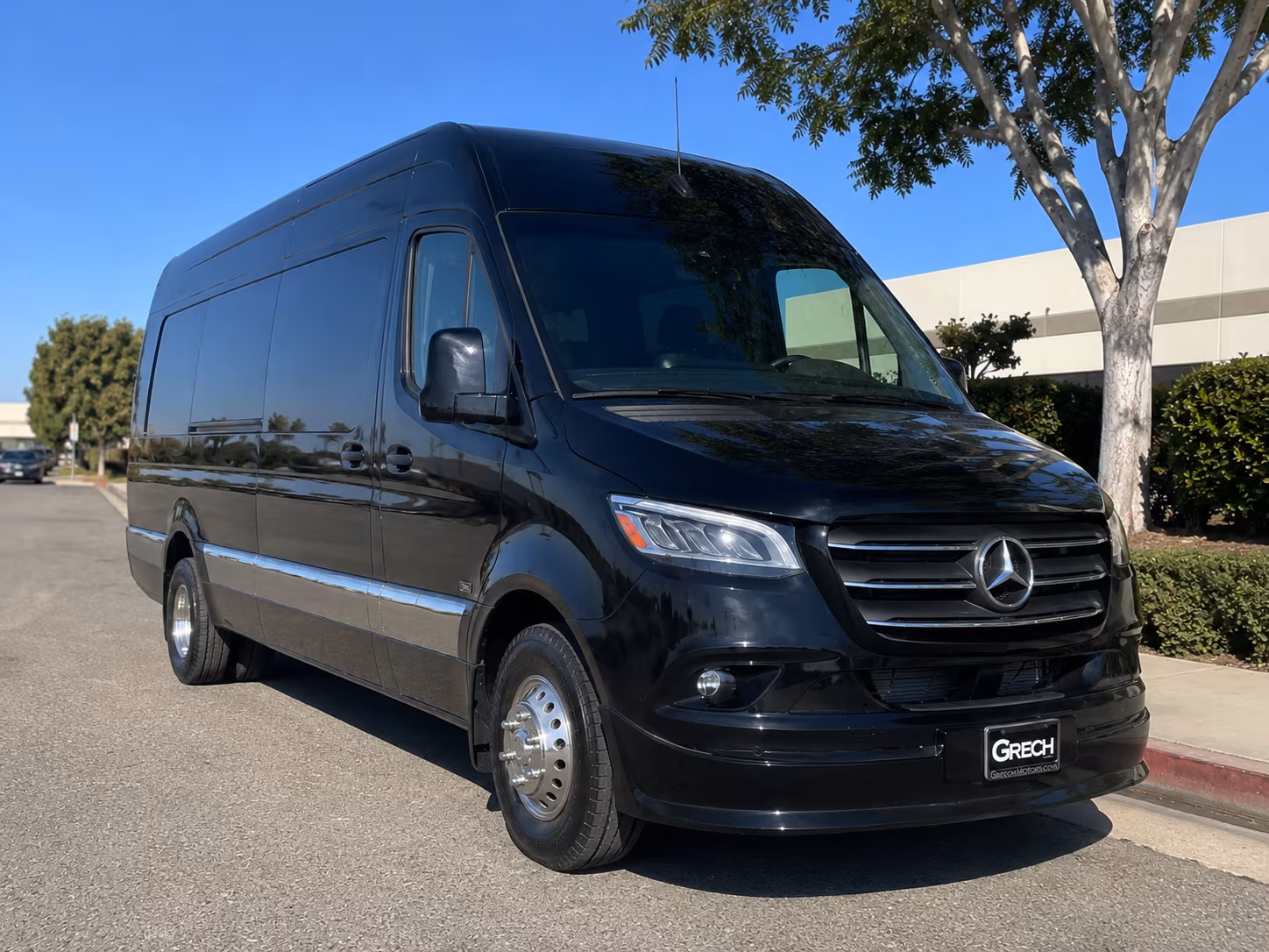 10 passenger sprinter van