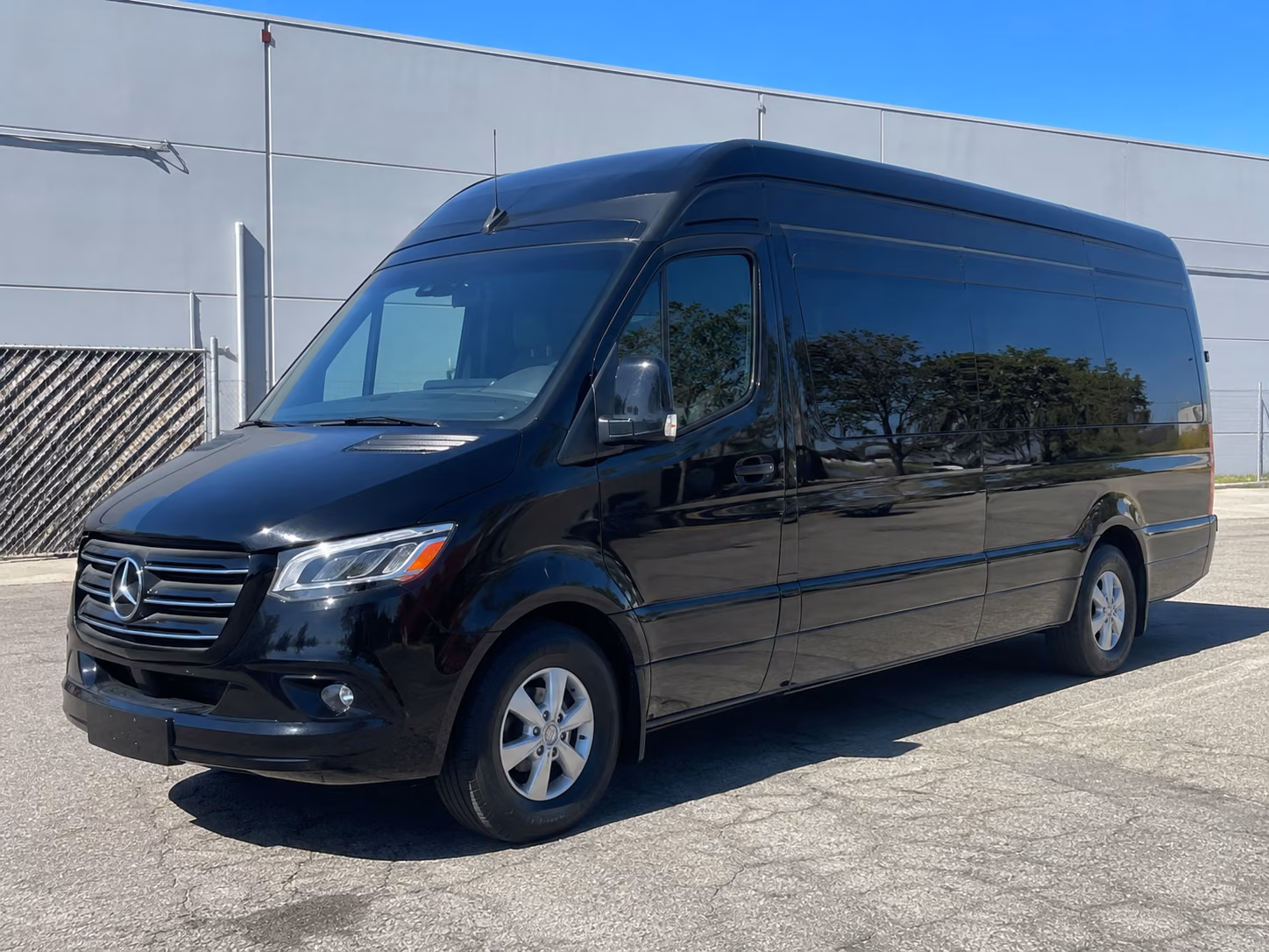nashville 20 passenger sprinter van